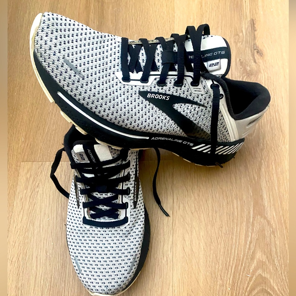 Brooks Adrenaline GTS 22 Size 8